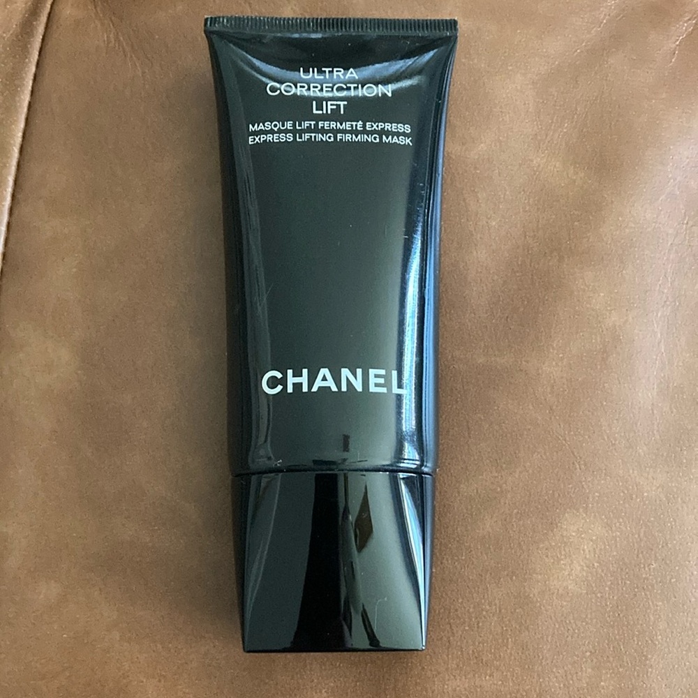 Chanel Ultra Correction Lift Mask